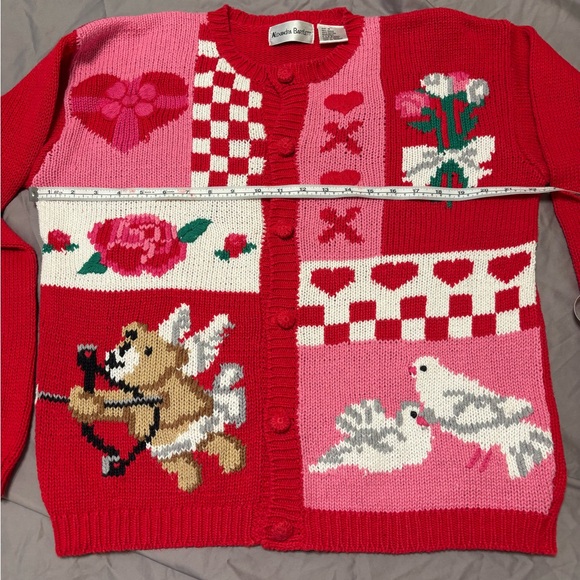 Alexandra Bartlett Red and Pink Patterned Cardigan Valentine’s Day - Picture 3 of 9